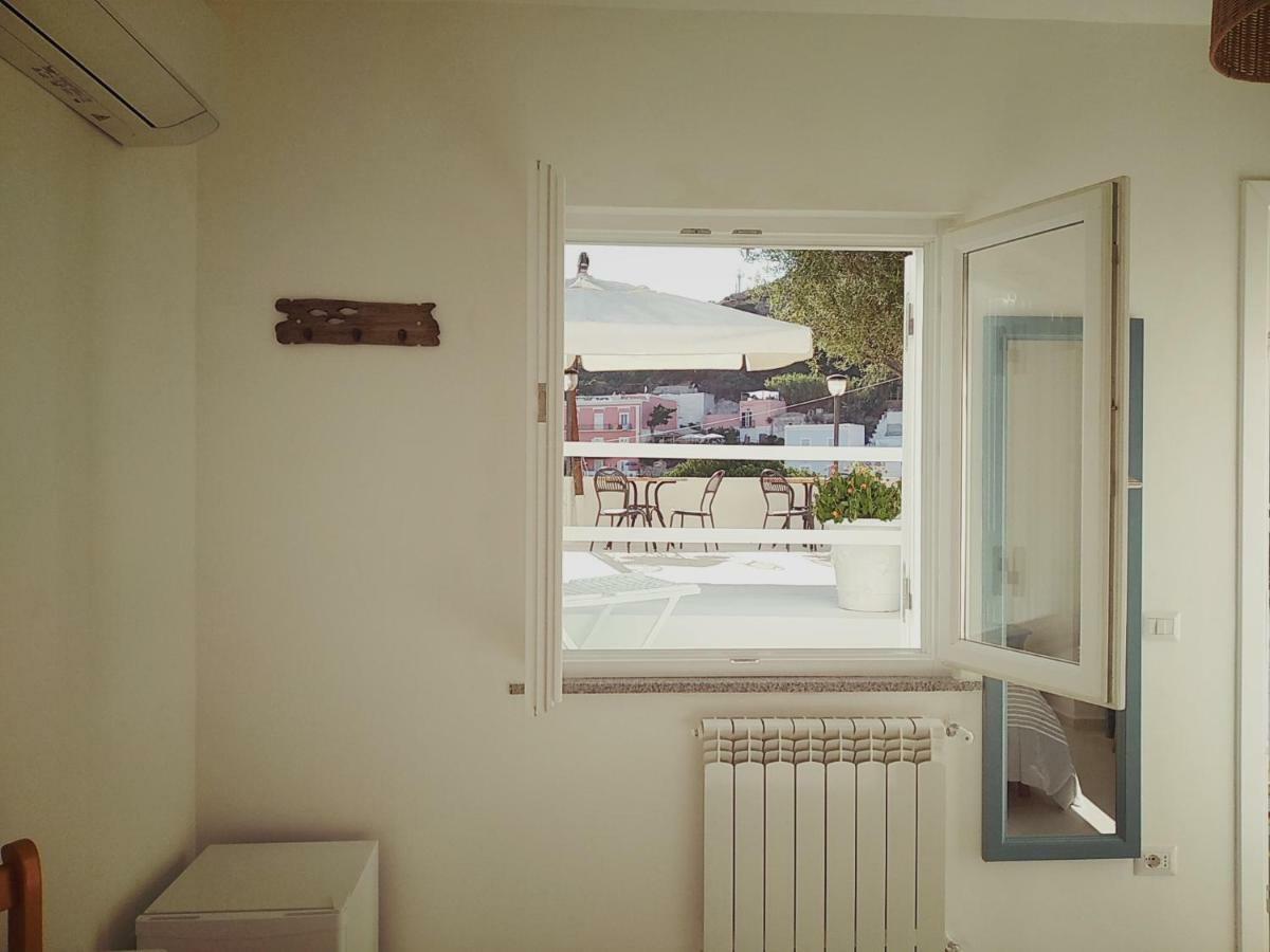 Il Capriccio Guesthouse Ponza Bagian luar foto